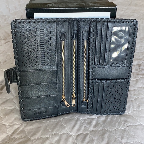 Black Clutch - Picture 3 of 3